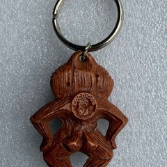土偶風 民族デザイン キーホルダー 木製風 トライバルの画像