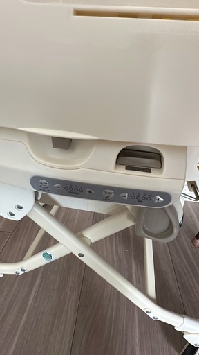 コンビ　ネムリラ ４キャス オートスウィング ロッタ（電動タイプ） 