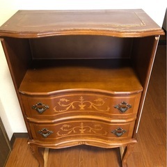 ヨーロッパ調 キャビネットの画像