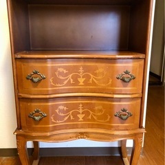 ヨーロッパ調 キャビネットの画像