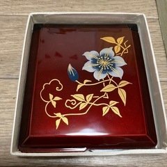 新品未使用箱入り★　宮城県仙台伝統的漆芸技法 玉蟲塗り 草花柄コンパクトミラー2面鏡の画像