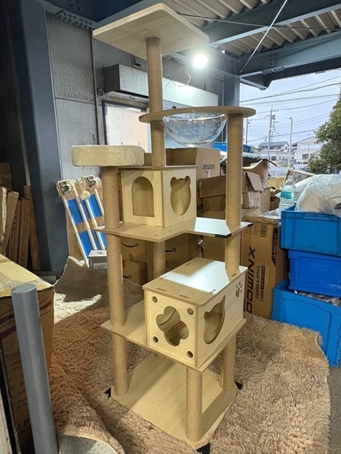 新品立組立済み キャットタワー 木製 大型猫 据え置き 省スペース 