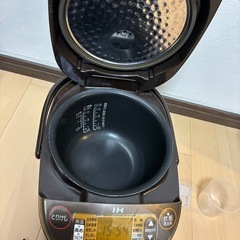 象印　炊飯器　5.5合の画像