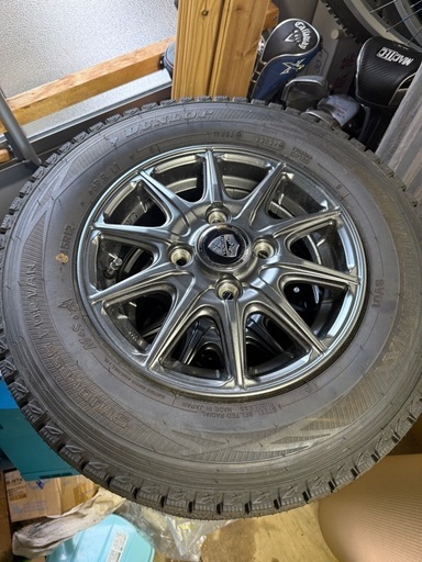 軽トラ　スタッドレス　ほぼ新品