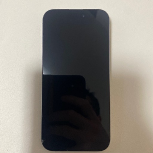 iPhone15pro128GBひび割れ
