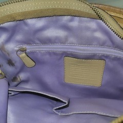 COACH ベージュ ロゴショルダーバッグとポシェットのセット☆の画像