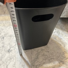 ㉒　ゴミ箱　持ち手付き　未使用　黒　オシャレ　モダンの画像