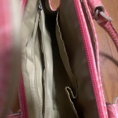 ピンクのバックの画像