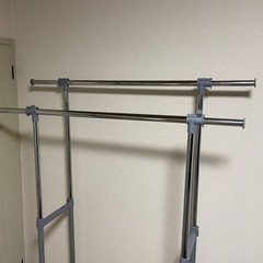 調整可能なハンガーラックダブルの画像
