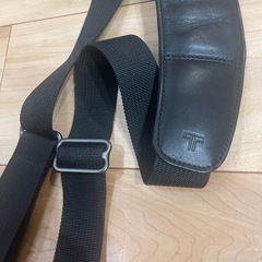 カバンのベルト　TUMI とノーブランドの画像