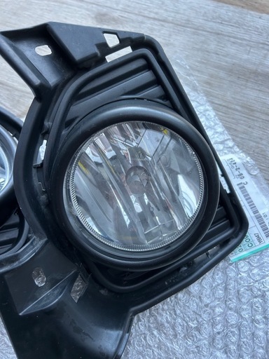 ハイエース　4型純正　
フォグランプ 