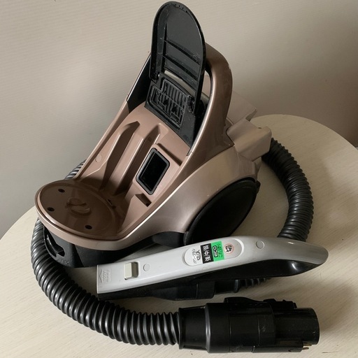 日本製 HITACHI 日立 サイクロン式掃除機 CV-SA300シャンパンゴールド