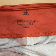 adidas テニス用ショートパンツの画像
