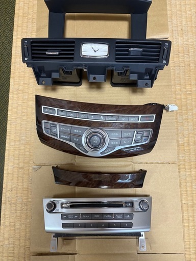 日産 Y51フーガ ナビ モニター
