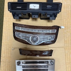 日産 Y51フーガ ナビ モニターの画像