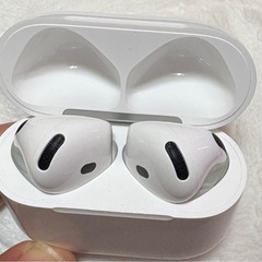 Apple AirPods4 の画像