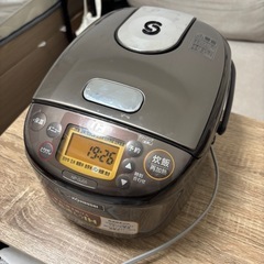 象印炊飯器(NP-GJ05)の画像