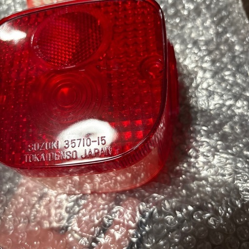 スズキ　ランディ　FM50 新品　純正テールレンズ