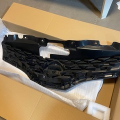 NV200 フロントグリルの画像