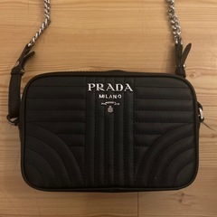 PRADA  バックの画像
