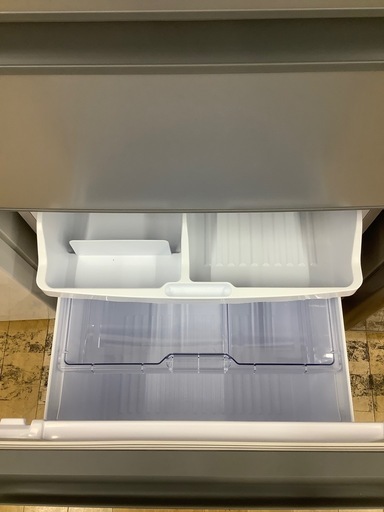 【トレファクラパーク岸和田店】 3ドア冷蔵庫SHARP SJ-X372P-S 2025年製　374L 97L