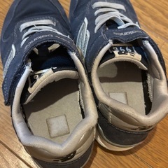 ニューバランス　　子どもスニーカーの画像