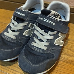 ニューバランス　　子どもスニーカーの画像