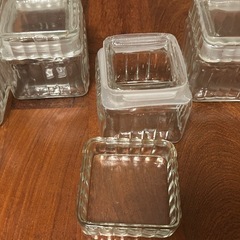ガラス容器5個まとめての画像