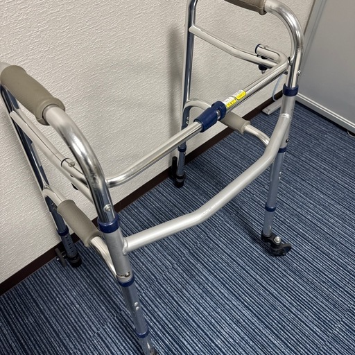 介護　歩行器