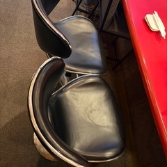 カウンター椅子2脚の画像