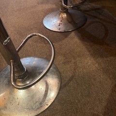 カウンター椅子2脚の画像