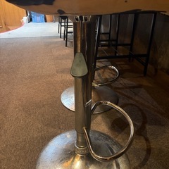 カウンター椅子2脚の画像