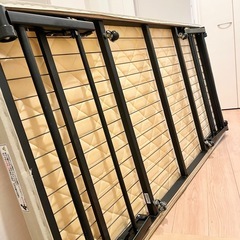 ベッドフレームの画像