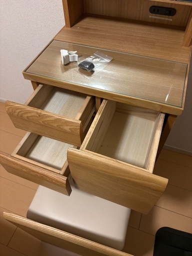 ニトリドレッサー