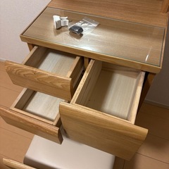 ニトリドレッサーの画像