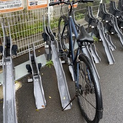 クロスバイク　6段階ギア　ネイビーの画像