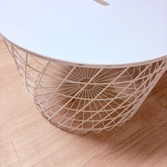 IKEA  テーブル　カゴの画像