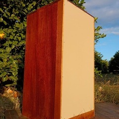 レトロな和アンティーク棚の画像