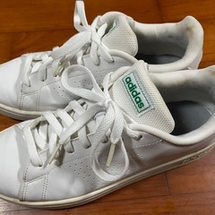 adidasスニーカー👟25.5cmの画像