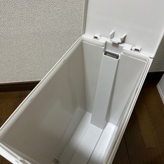 ゴミ箱の画像