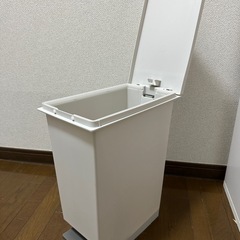 ゴミ箱の画像