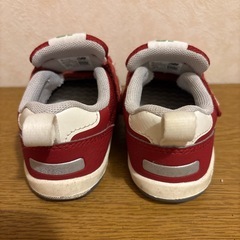 ニューバランス　靴　子どもの画像