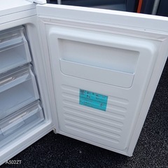 C3F1A2 送料設置無料  ハイアール冷凍庫　82Lの画像