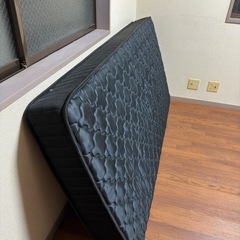 シングルベッドフレーム、マットレスの画像