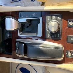 本州仕入れ‼️LS600h平成25年車12月‼️後期‼️サンルーフ‼️自社保証付き‼️の画像