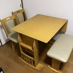 無料】伸縮式ダイニングテーブルセット（椅子2脚＋ベンチ）｜難あり 
