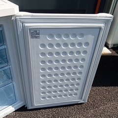 E2E9F6 アイリスオーヤマ冷凍庫　85Lの画像
