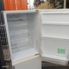 A0N2R7 　SANYO　人気モデル　スタイリッシュ　大型冷蔵庫　270Lの画像
