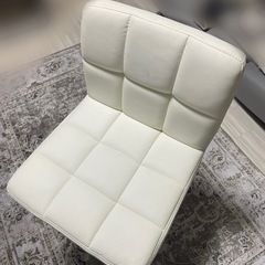 カウンターチェア　ホワイトの画像