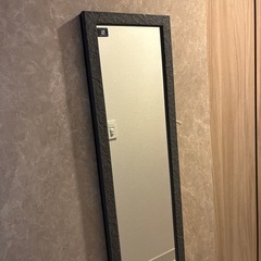 おしゃれな壁紙ミラーの画像